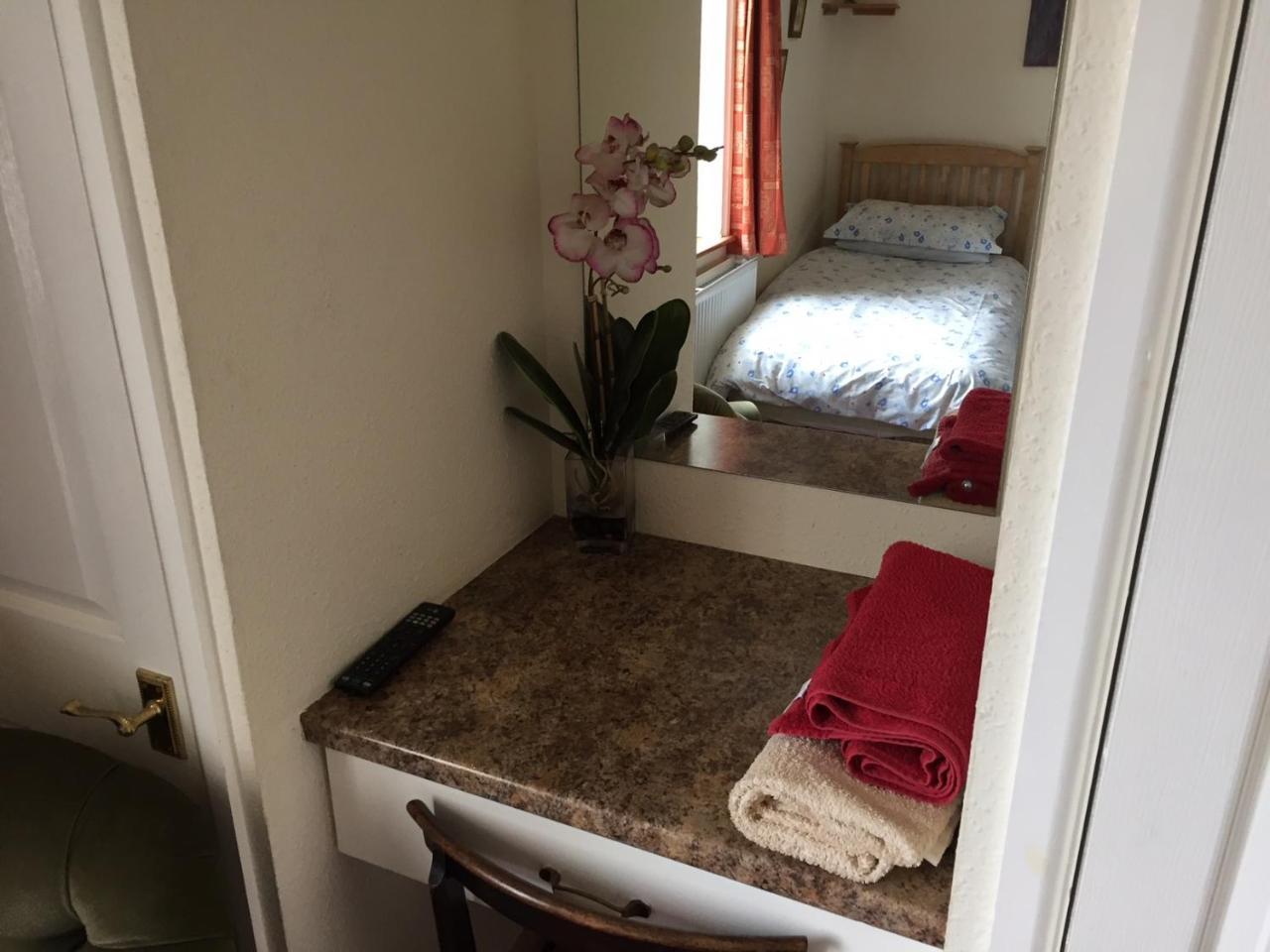 Haselor Farm B & B Ившам Екстериор снимка